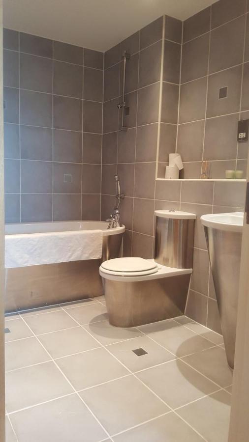 Sky Night Serviced Apartments Cardiff Exteriör bild